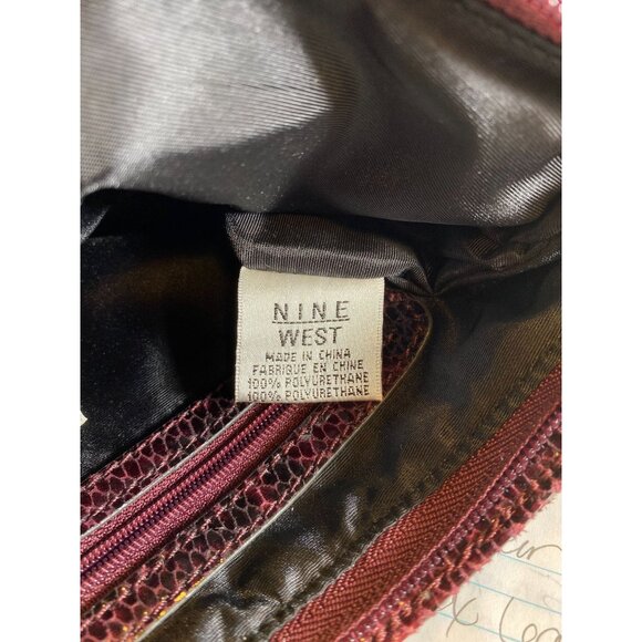 Nine West Red & Black Faux Leather Snakeskin Clutch Wristlet With Zipper Closure - Picture 8 of 9